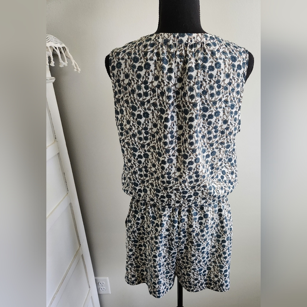 ANN TAYLOR LOFT FLORAL SLEEVELESS ROMPER - Picture 8 of 10